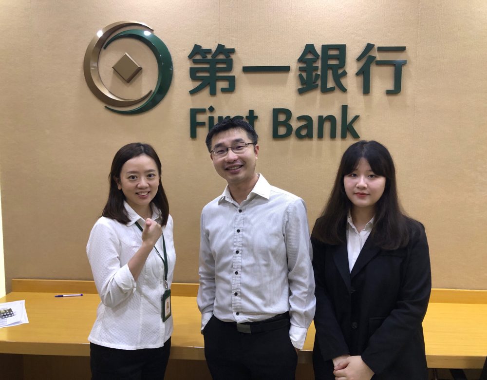 {"ARInfo":{"IsUseAR":false},"Version":"1.0.0","MakeupInfo":{"IsUseMakeup":false},"FaceliftInfo":{"IsChangeEyeLift":false,"IsChangeFacelift":false,"IsChangePostureLift":false,"IsChangeNose":false,"IsChangeFaceChin":false,"IsChangeMouth":false,"IsChangeThinFace":false},"BeautyInfo":{"SwitchMedicatedAcne":false,"IsAIBeauty":false,"IsBrightEyes":false,"IsSharpen":false,"IsOldBeauty":false,"IsReduceBlackEyes":false},"HandlerInfo":{"AppName":2},"FilterInfo":{"IsUseFilter":false}}